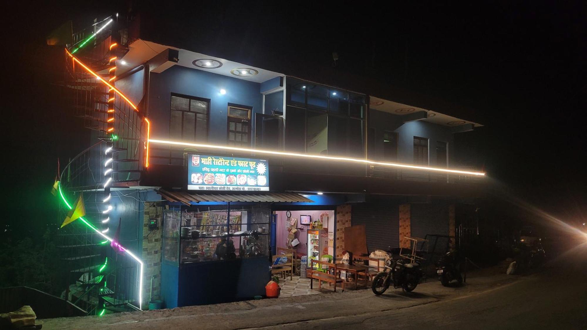 Mahi Restaurant & Guest House 阿尔莫拉 外观 照片
